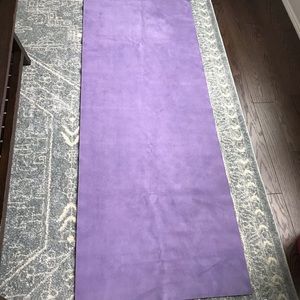 Lululemon travel yoga mat in winter orchid